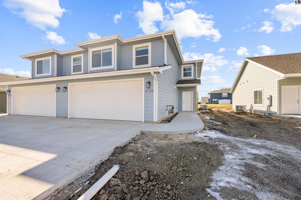 2722 AMELIA LN, SALINA, KS 67401 - Image 75b0c5b05c950c6aa2e3ce5d2c1af2bd/3290713308