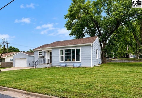 Photo of 425 W 6th St, Pratt, KS 67124 (MLS # 55601)