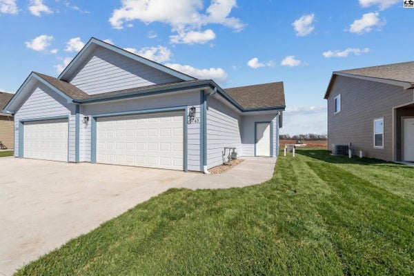 2743 AMELIA LN, SALINA, KS 67401 - Image 8bf5eba68aaa7741fdf20e5f0c587570/4009033600
