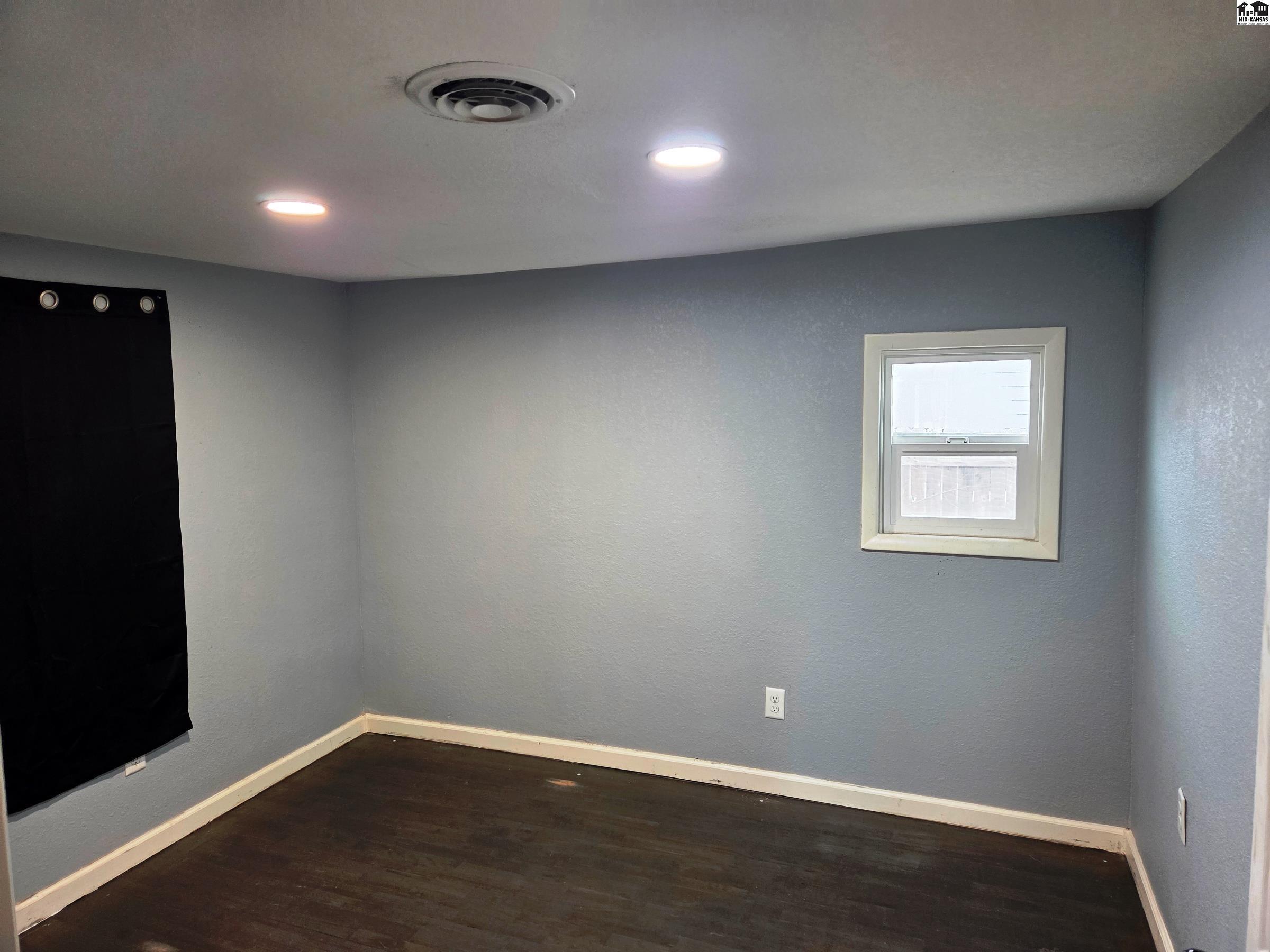 Wichita, Kansas 67213, United States, 3 Bedrooms Bedrooms, ,2 BathroomsBathrooms,Residential,Active,255136