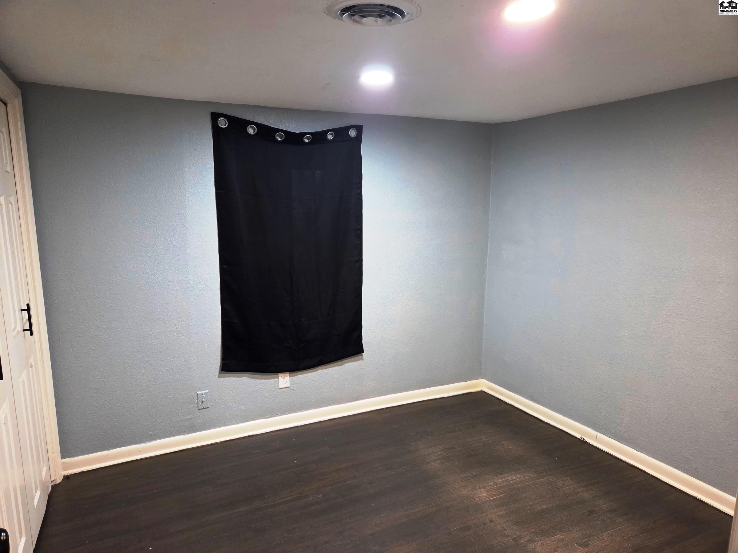 Wichita, Kansas 67213, United States, 3 Bedrooms Bedrooms, ,2 BathroomsBathrooms,Residential,Active,255136