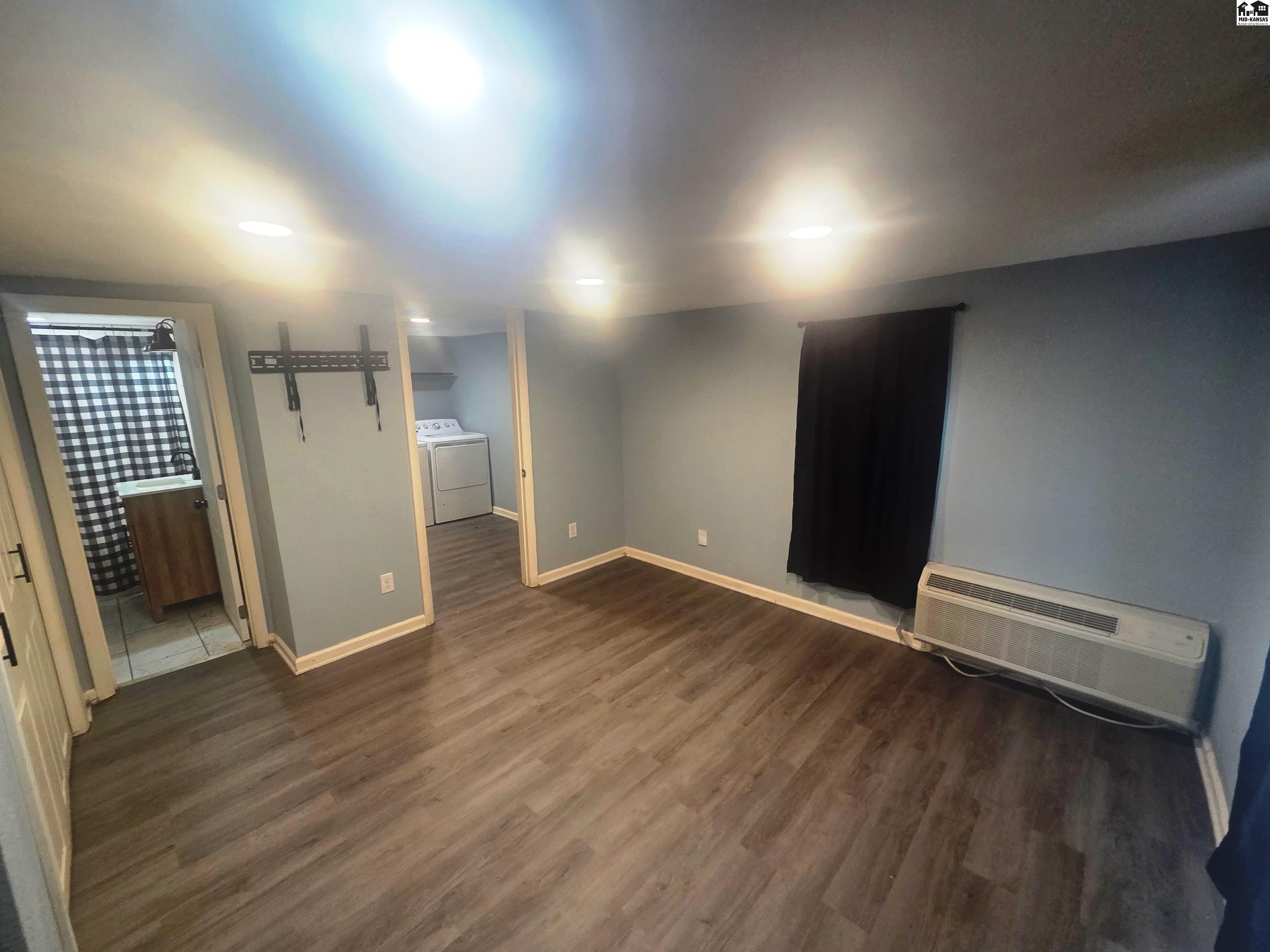 Wichita, Kansas 67213, United States, 3 Bedrooms Bedrooms, ,2 BathroomsBathrooms,Residential,Active,255136