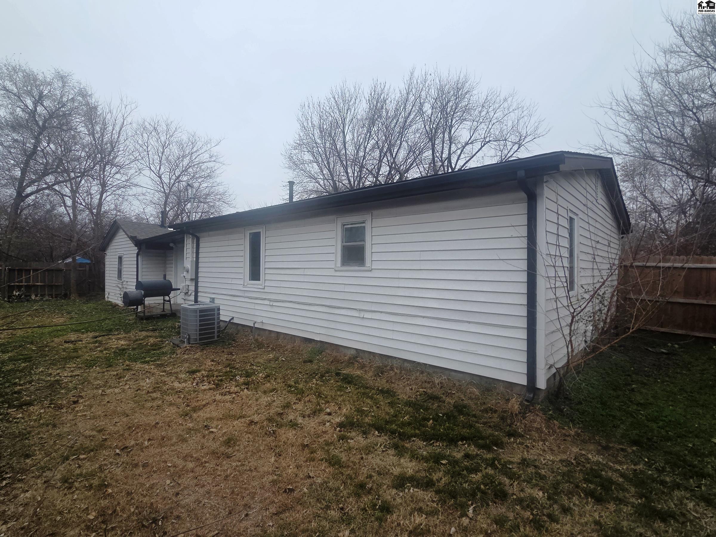 Wichita, Kansas 67213, United States, 3 Bedrooms Bedrooms, ,2 BathroomsBathrooms,Residential,Active,255136