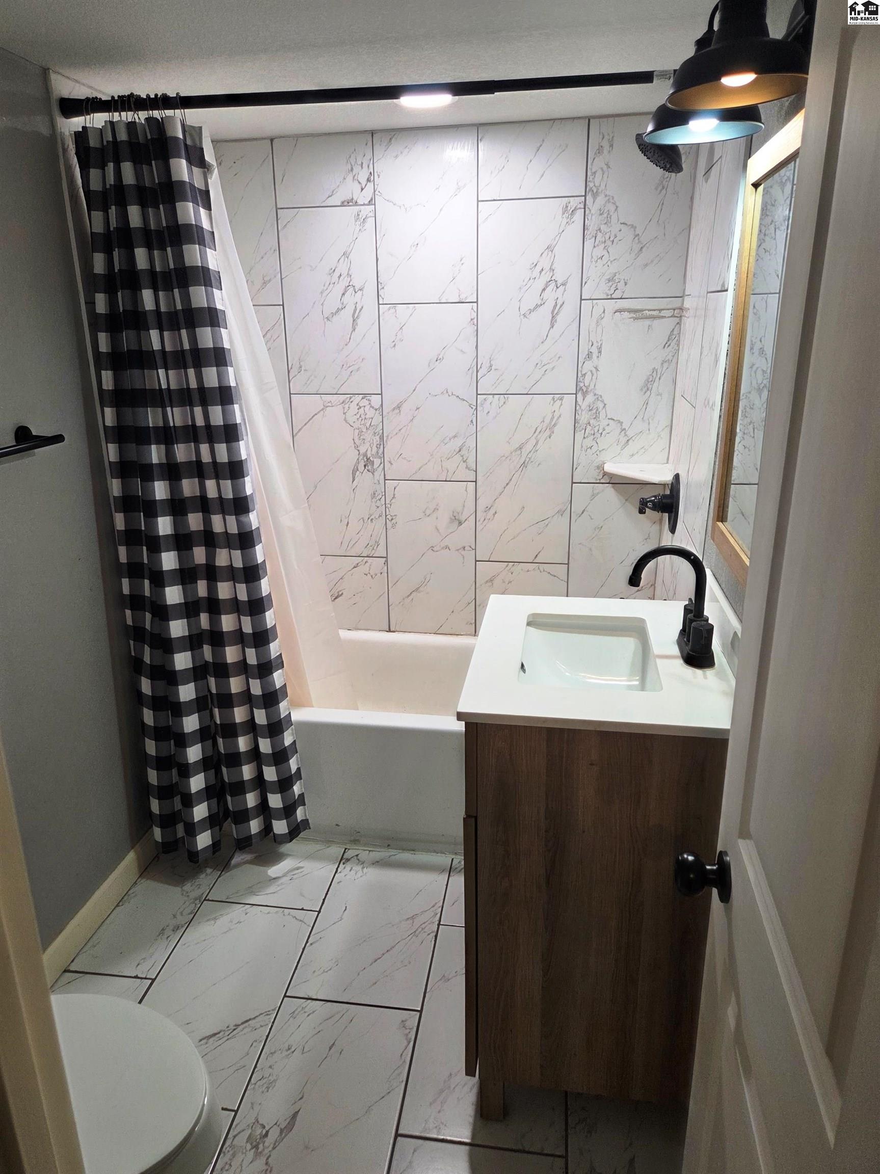 Wichita, Kansas 67213, United States, 3 Bedrooms Bedrooms, ,2 BathroomsBathrooms,Residential,Active,255136