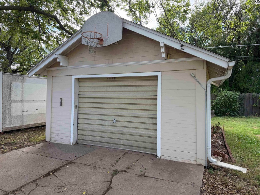 Photo of 117 S Mound St, Pratt, KS 67124 (MLS # 55556)