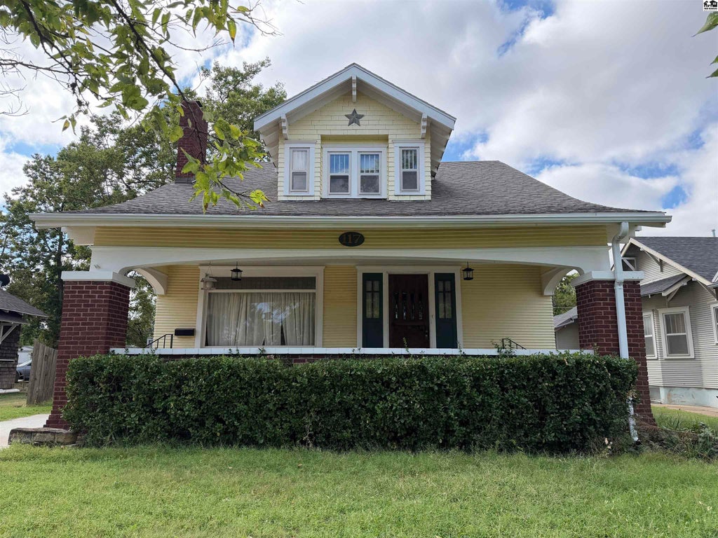 Photo of 117 S Mound St, Pratt, KS 67124 (MLS # 55556)