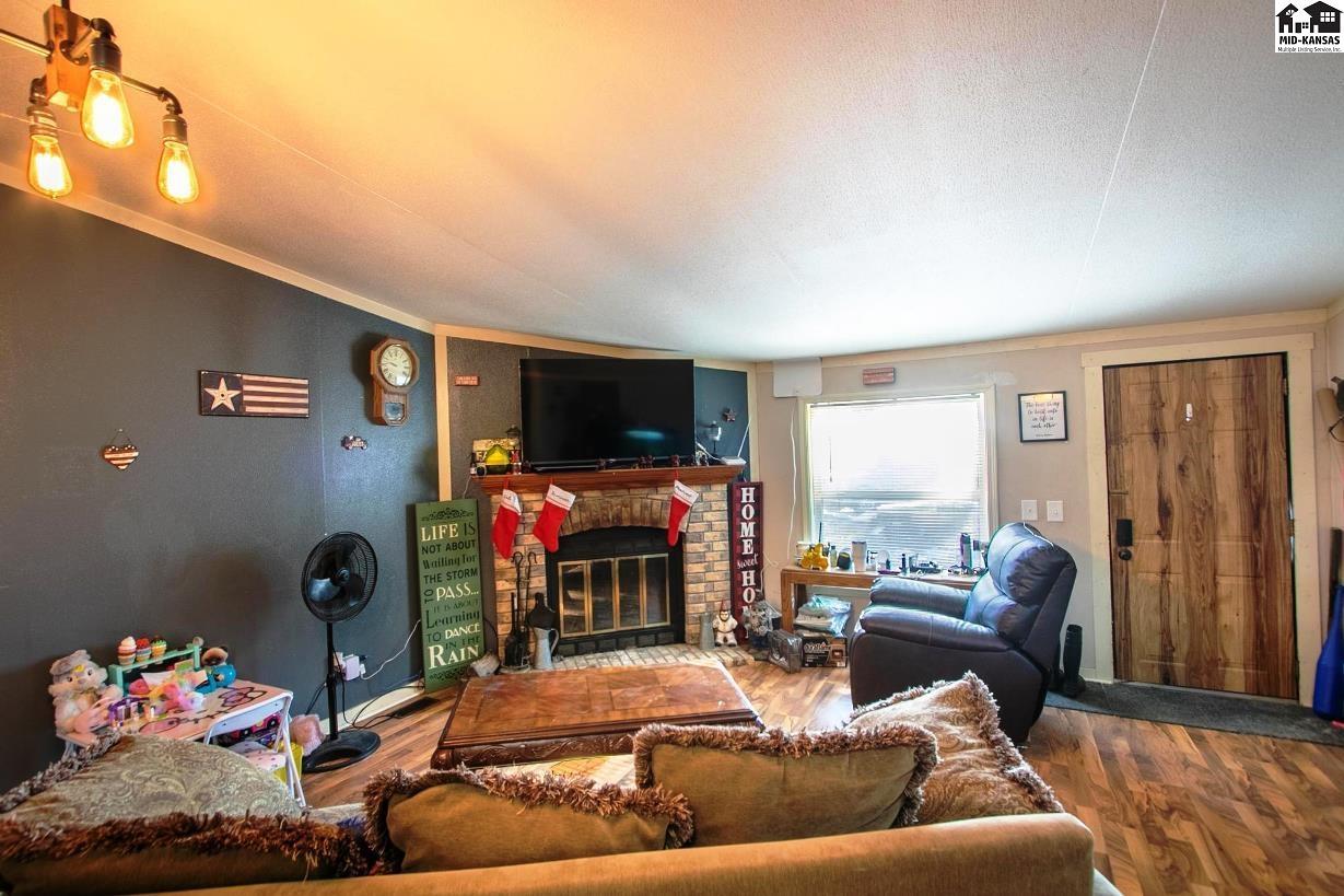 Sedgwick, Kansas 67135, United States, 3 Bedrooms Bedrooms, ,2 BathroomsBathrooms,Residential,Active,206091