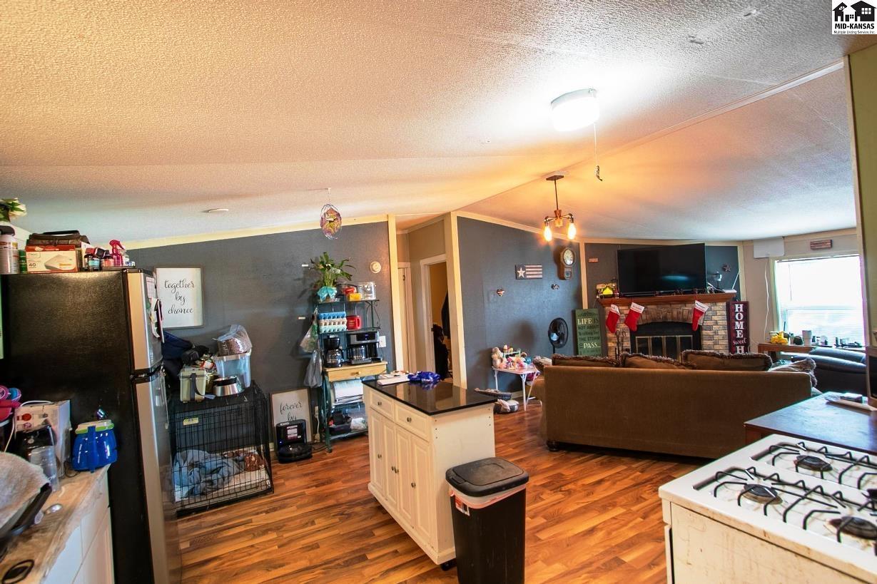 Sedgwick, Kansas 67135, United States, 3 Bedrooms Bedrooms, ,2 BathroomsBathrooms,Residential,Active,206091