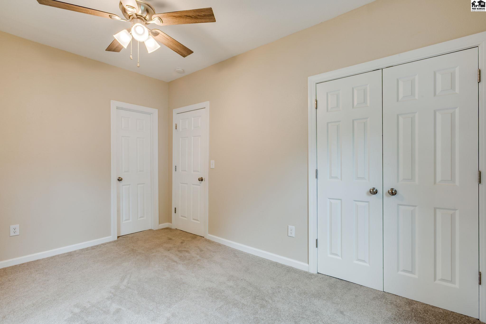 Hutchinson, Kansas 67501, United States, 3 Bedrooms Bedrooms, ,1 BathroomBathrooms,Residential,Active,178972