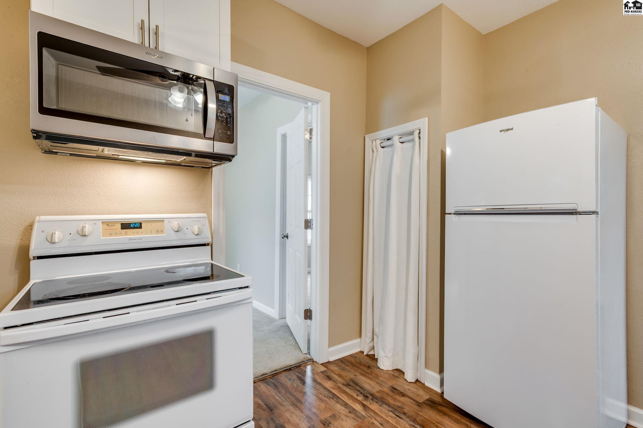 Hutchinson, Kansas 67501, United States, 3 Bedrooms Bedrooms, ,1 BathroomBathrooms,Residential,Active,178972