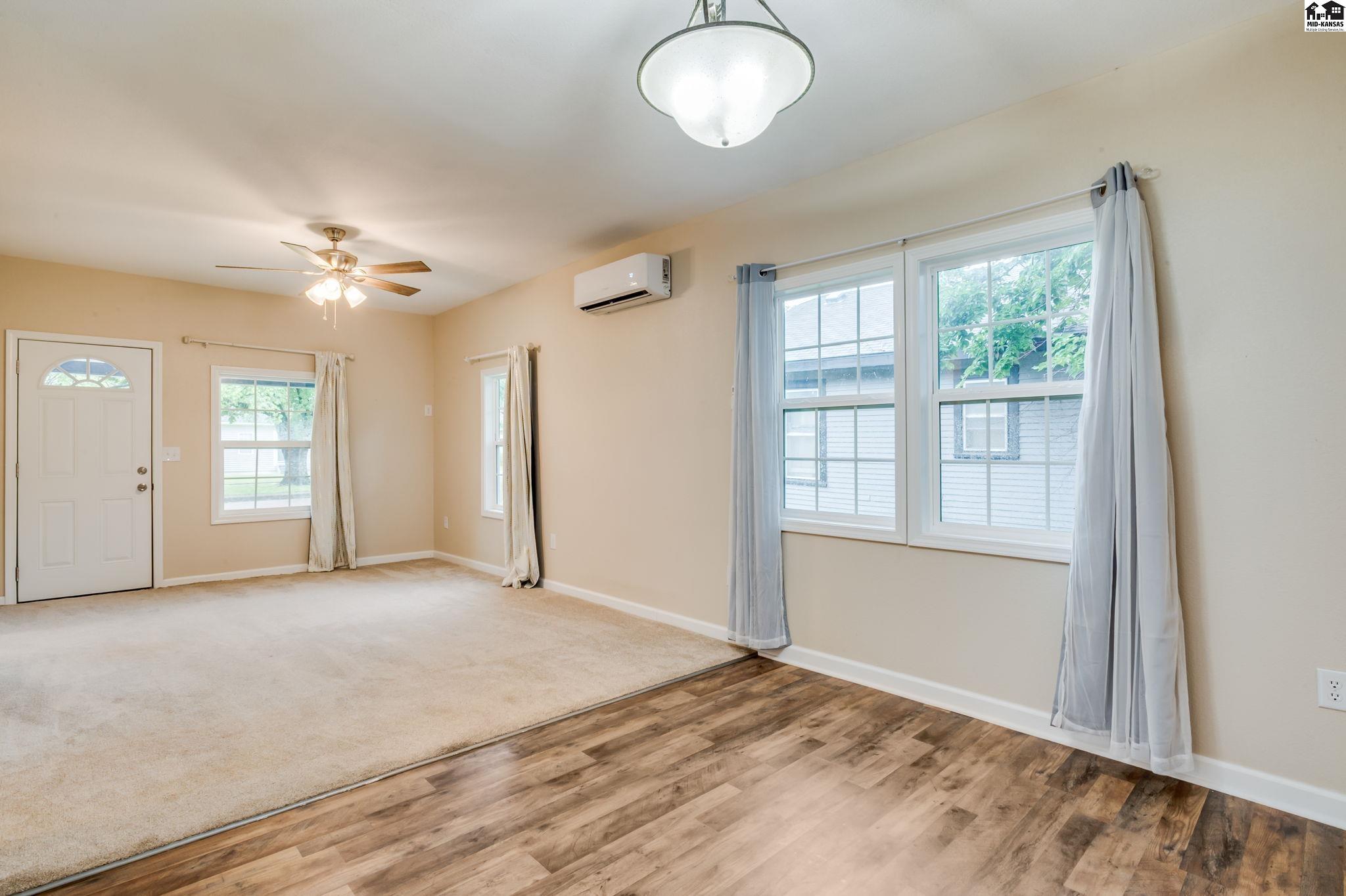 Hutchinson, Kansas 67501, United States, 3 Bedrooms Bedrooms, ,1 BathroomBathrooms,Residential,Active,178972