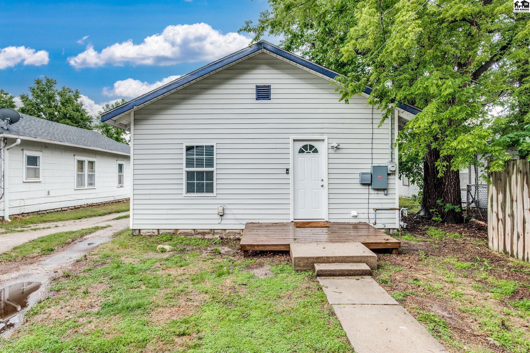 Hutchinson, Kansas 67501, United States, 3 Bedrooms Bedrooms, ,1 BathroomBathrooms,Residential,Active,178972