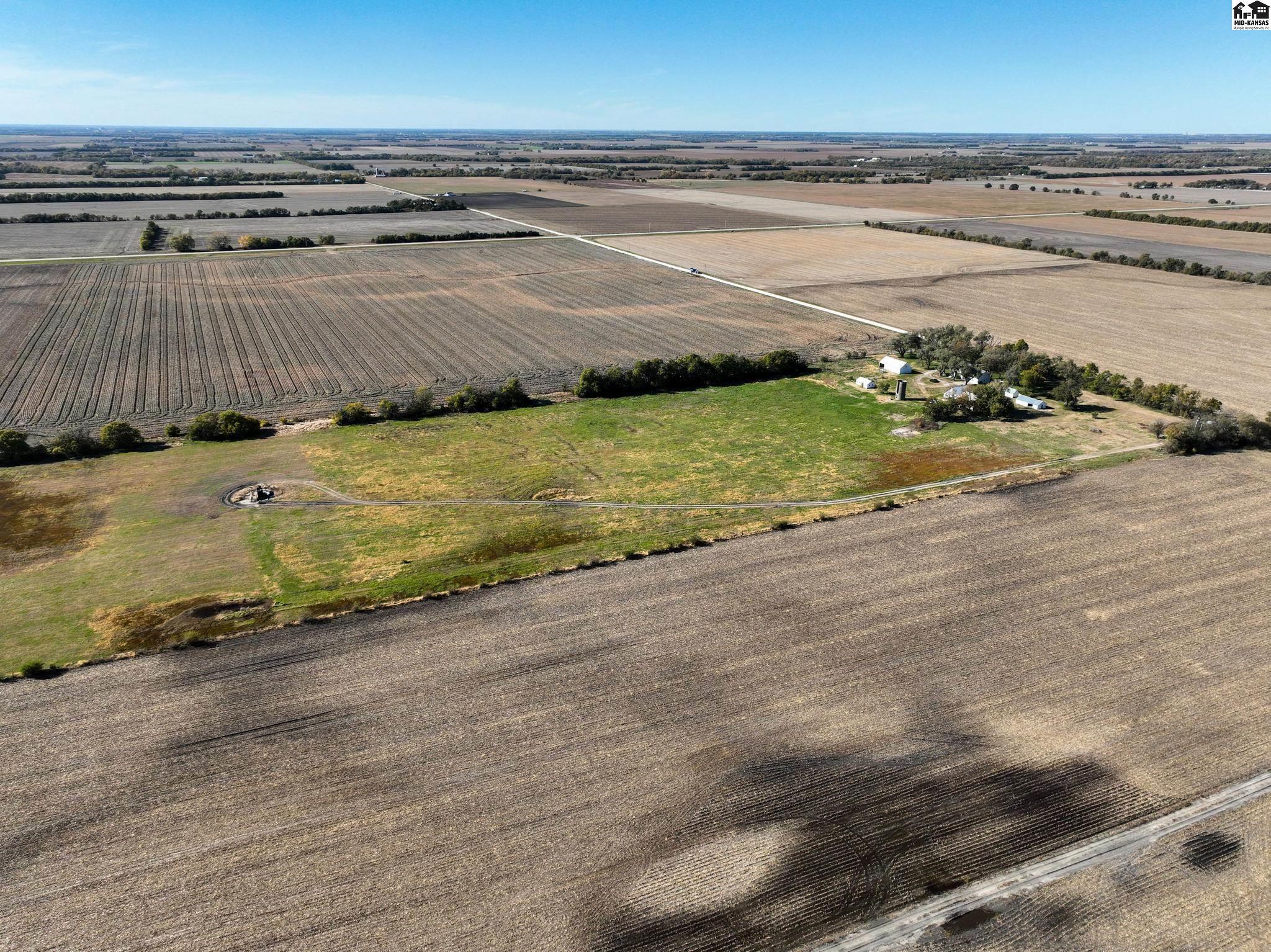 Newton, Kansas 67114, United States, 4 Bedrooms Bedrooms, ,2 BathroomsBathrooms,Residential,Active,241936