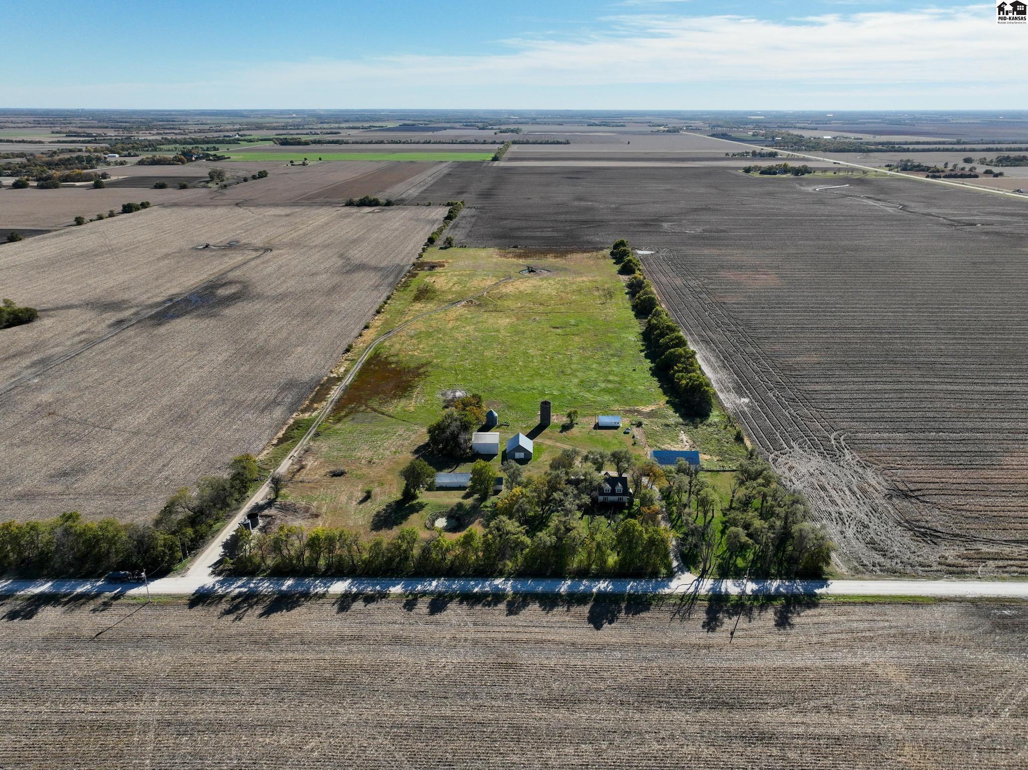 Newton, Kansas 67114, United States, 4 Bedrooms Bedrooms, ,2 BathroomsBathrooms,Residential,Active,241936