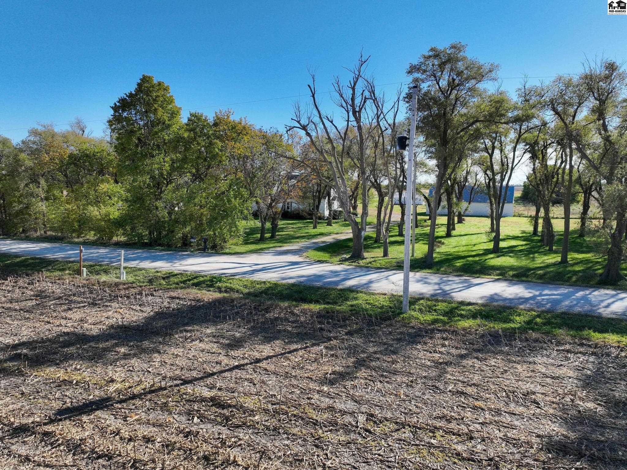 Newton, Kansas 67114, United States, 4 Bedrooms Bedrooms, ,2 BathroomsBathrooms,Residential,Active,241936