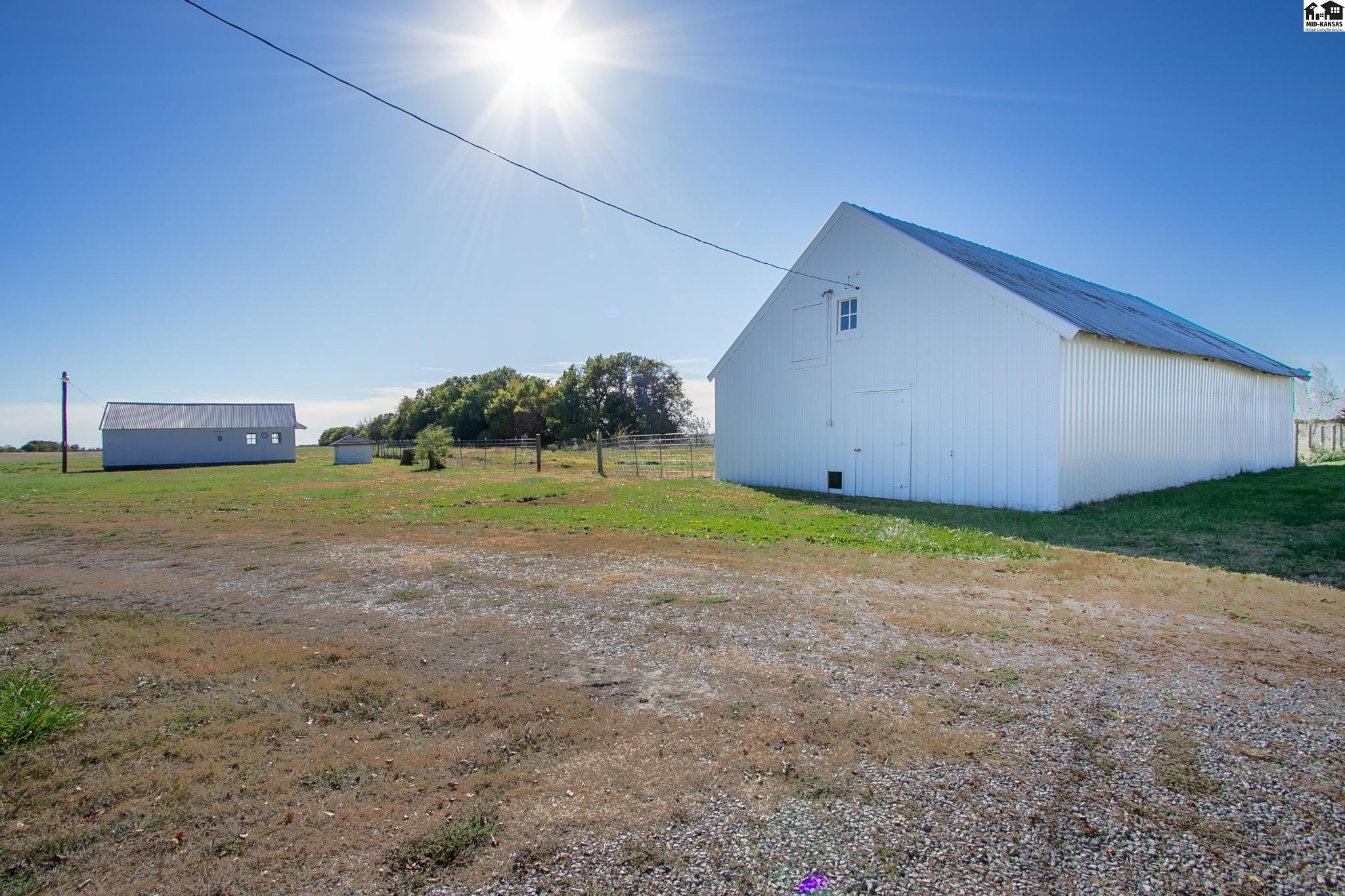 Newton, Kansas 67114, United States, 4 Bedrooms Bedrooms, ,2 BathroomsBathrooms,Residential,Active,241936