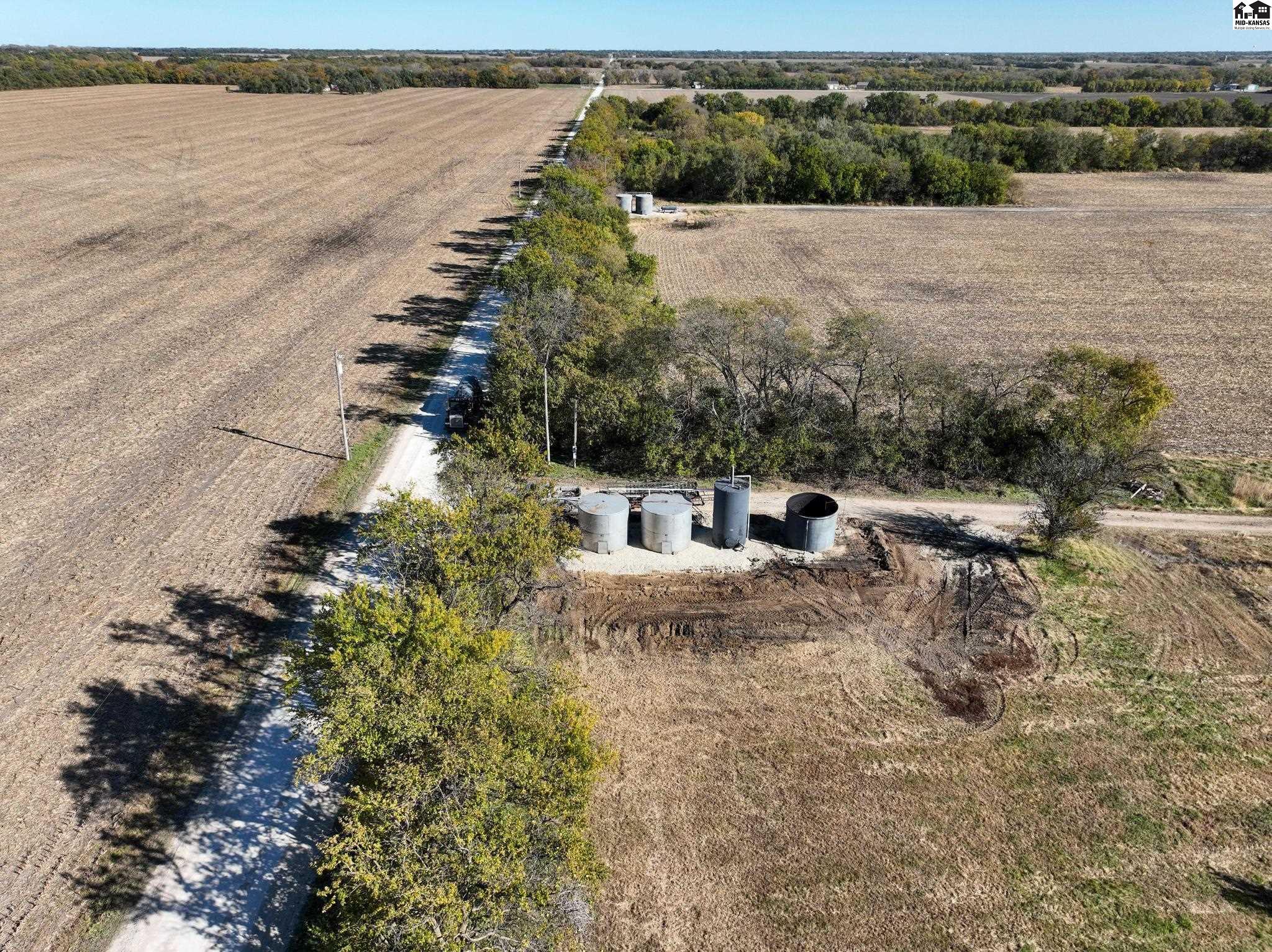 Newton, Kansas 67114, United States, 4 Bedrooms Bedrooms, ,2 BathroomsBathrooms,Residential,Active,241936