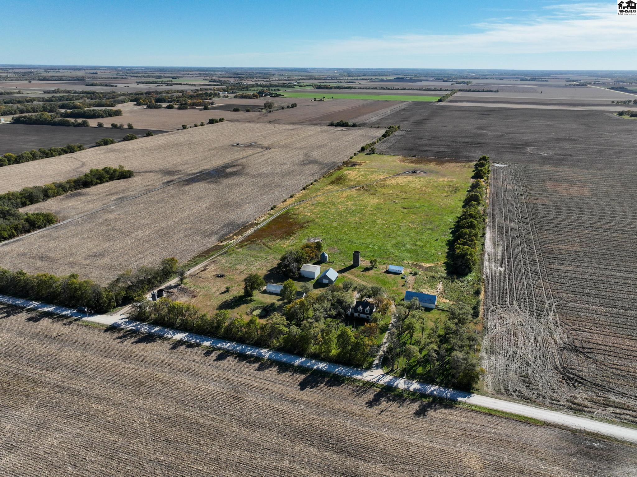 Newton, Kansas 67114, United States, 4 Bedrooms Bedrooms, ,2 BathroomsBathrooms,Residential,Active,241936