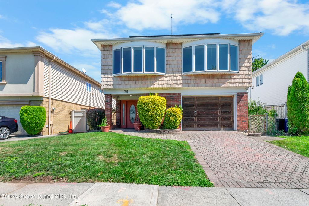 Photo of 75 Muller Avenue, Staten Island, NY 10314 (MLS # 2506448)