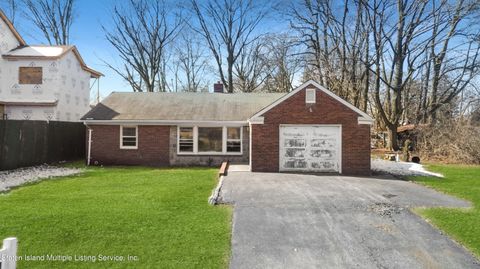 Photo of 20 Delphine Terrace, Staten Island, NY 10305 (MLS # 2400937)