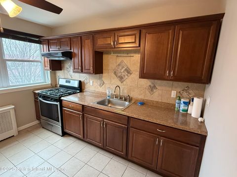 Photo of 63 Dongan Avenue, Staten Island, NY 10314 (MLS # 2501898)