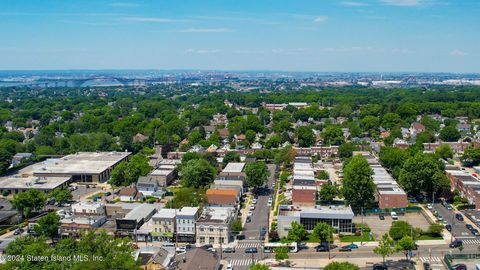 Single Family Residence in Staten Island NY 216 Windsor Road 45.jpg