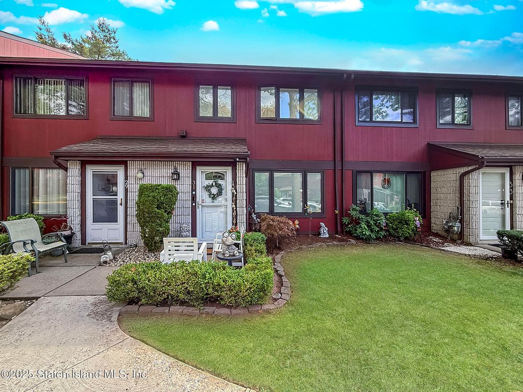 Photo of 31 Pierpont Place, Staten Island, NY 10314 (MLS # 2506081)