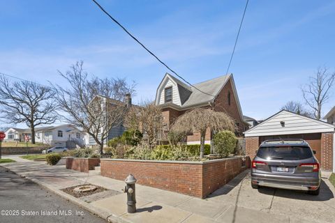 Photo of 227 King Street, Staten Island, NY 10312 (MLS # 2501379)