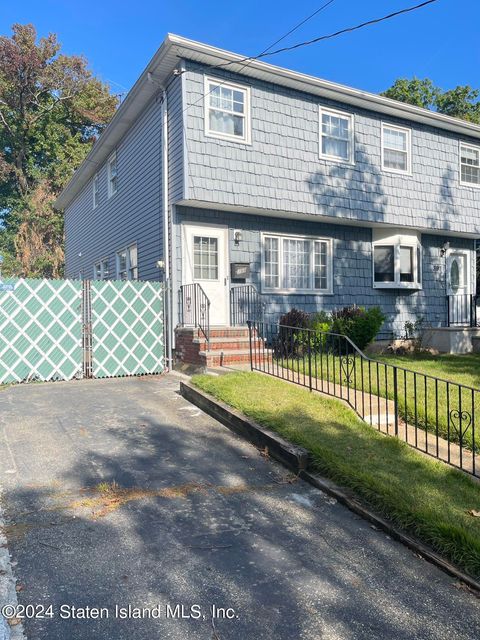 Photo of 399 Armstrong Avenue, Staten Island, NY 10308 (MLS # 2405593)