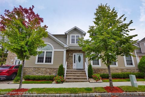 Photo of 57 Chart Loop, Staten Island, NY 10309 (MLS # 2502340)