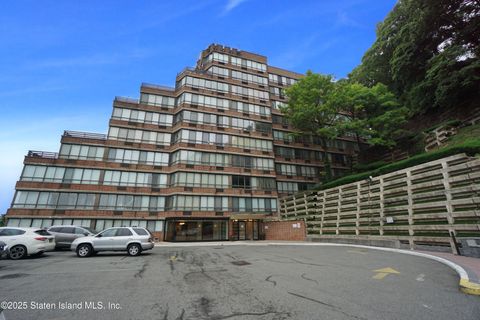 Photo of 755 Narrows Road N #602, Staten Island, NY 10304 (MLS # 2503085)