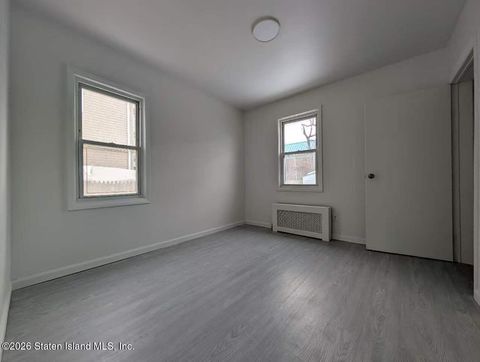 Apartment For Rent - 60 Maple Parkway<br/> Staten Island, NY 10303
