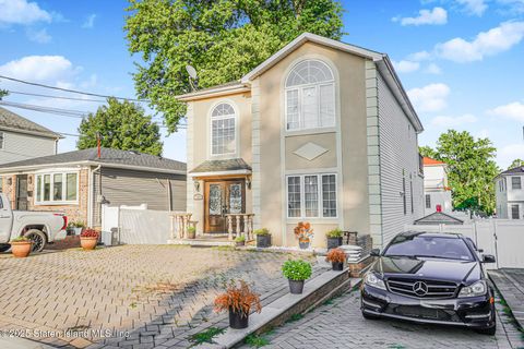 Photo of 262 Stafford Avenue, Staten Island, NY 10312 (MLS # 2601450)
