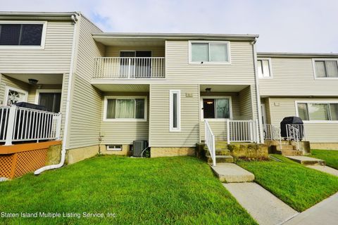 Photo of 436 Caswell Avenue Ave #2, Staten Island, NY 10314 (MLS # 1164232)