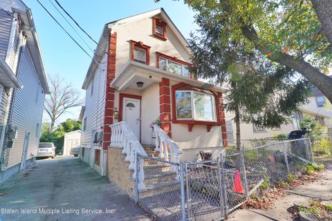 Photo of 29 Andros Avenue, Staten Island, NY 10303 (MLS # 1165451)