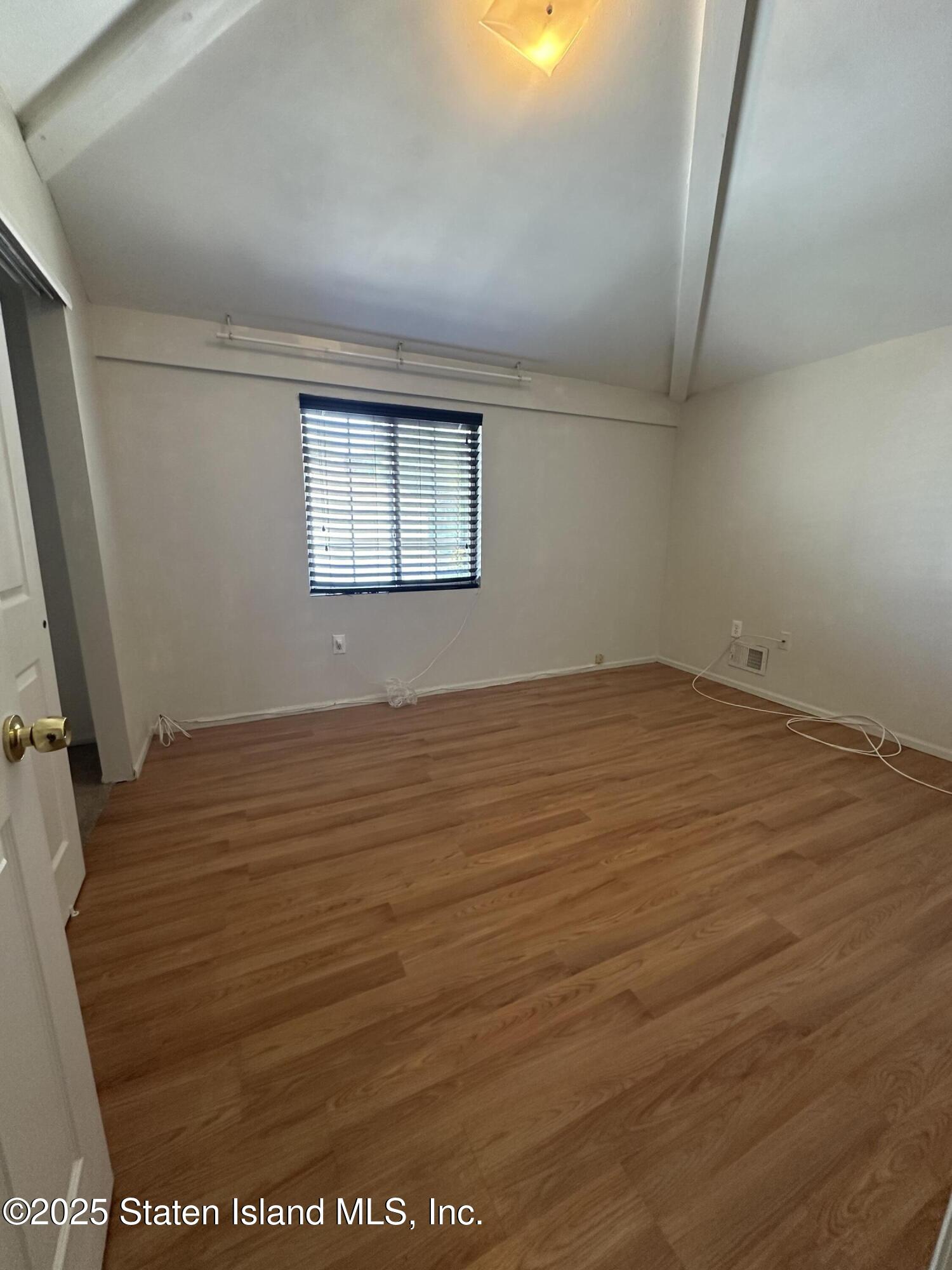 37 Susan Court, Staten Island, New York image 5