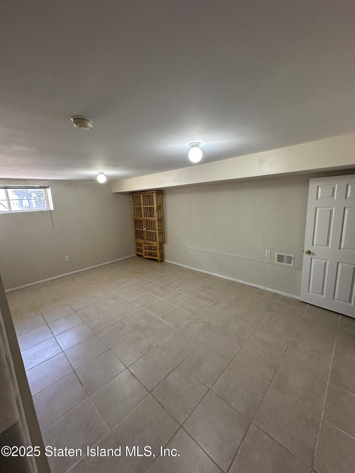 37 Susan Court, Staten Island, New York image 9