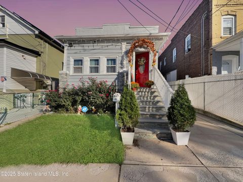 Photo of 111 Faber Street, Staten Island, NY 10302 (MLS # 2505947)