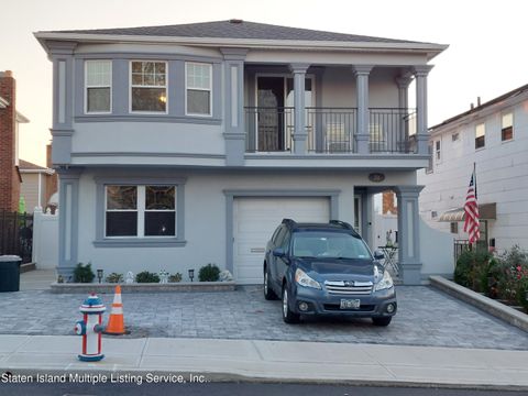 Photo of 70 Bowdoin Street, Staten Island, NY 10314 (MLS # 1158864)
