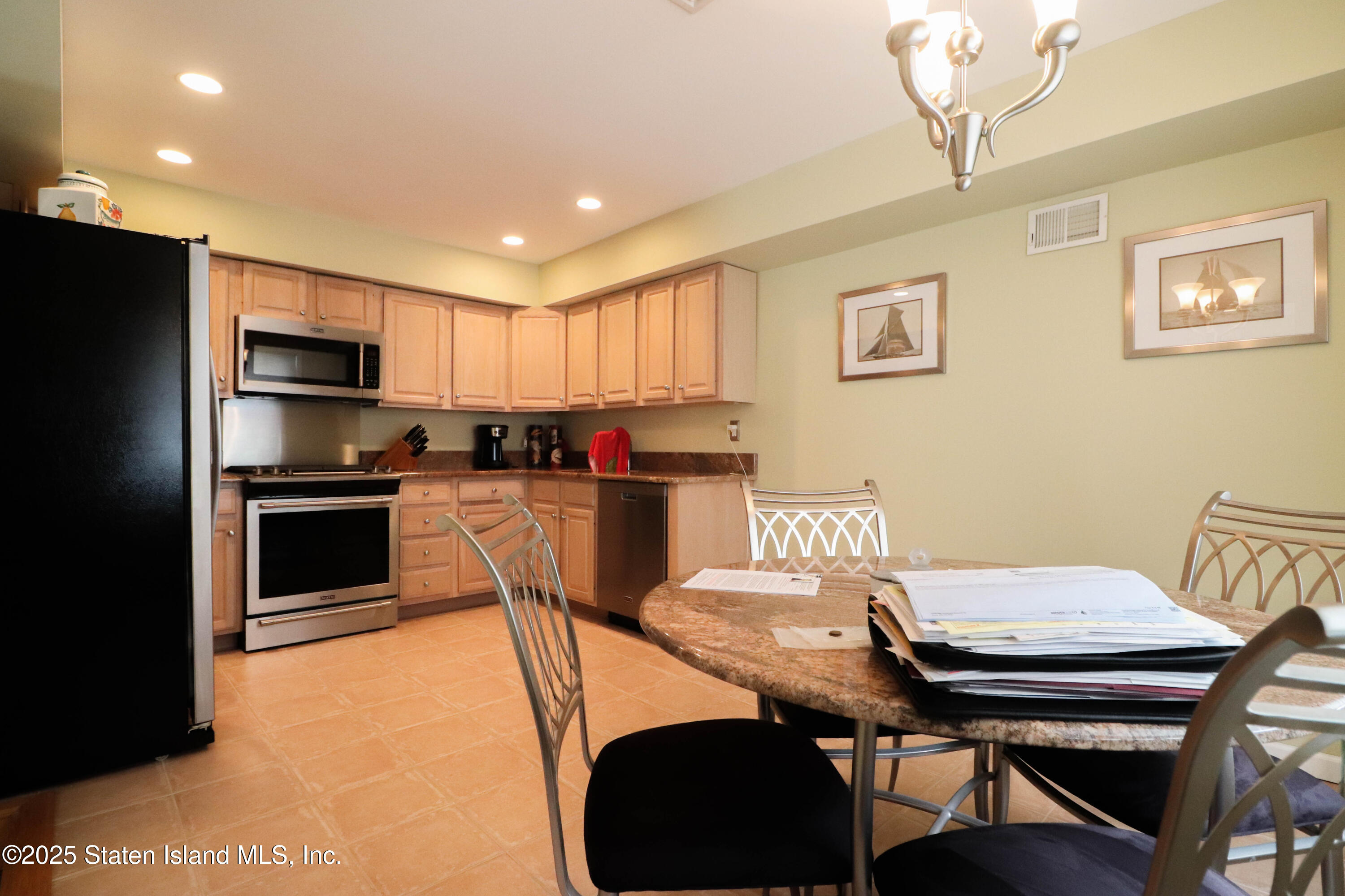 21 Coral Court, Staten Island, New York image 5