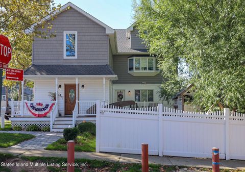 Photo of 95 Crosshill Street, Staten Island, NY 10301 (MLS # 1164902)