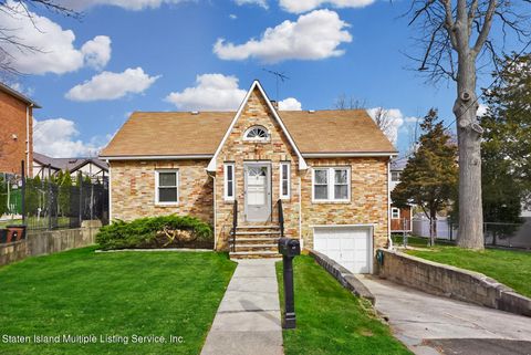 Photo of 95 Lenzie Street, Staten Island, NY 10312 (MLS # 1161281)