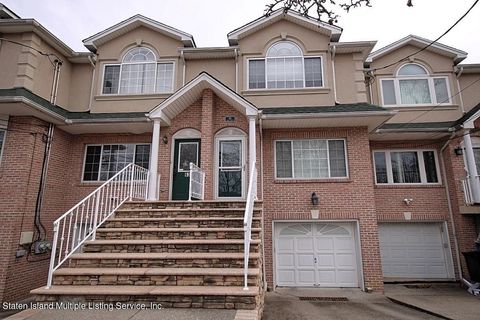 Photo of 65 Barb Street, Staten Island, NY 10312 (MLS # 1165699)