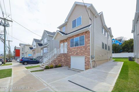 Photo of 144 Beach Street, Staten Island, NY 10304 (MLS # 2501905)