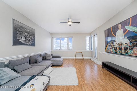 Photo of 80 Bay Street Landing #6l, Staten Island, NY 10301 (MLS # 2601262)
