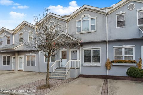 Photo of 41 Crown Court, Staten Island, NY 10312 (MLS # 2507046)