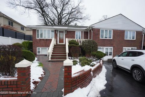 Photo of 70 Major Avenue, Staten Island, NY 10305 (MLS # 2507260)