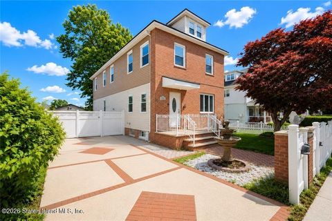 Photo of 218 3rd Street, Staten Island, NY 10306 (MLS # 2602730)