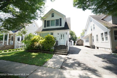 Photo of 164 Burbank Avenue, Staten Island, NY 10306 (MLS # 2504149)