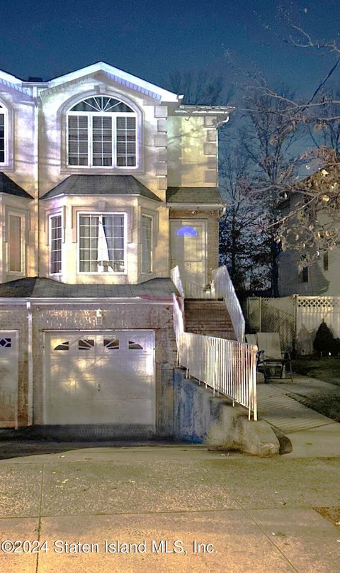 Photo of 431 Mosely Avenue, Staten Island, NY 10312 (MLS # 2406630)